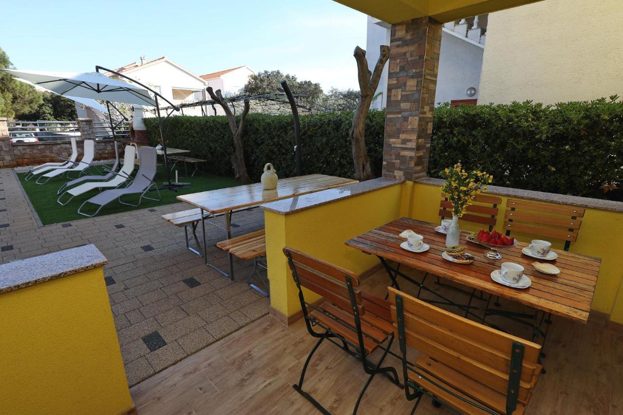Apartments Oliva Vrsi Kültér fotó