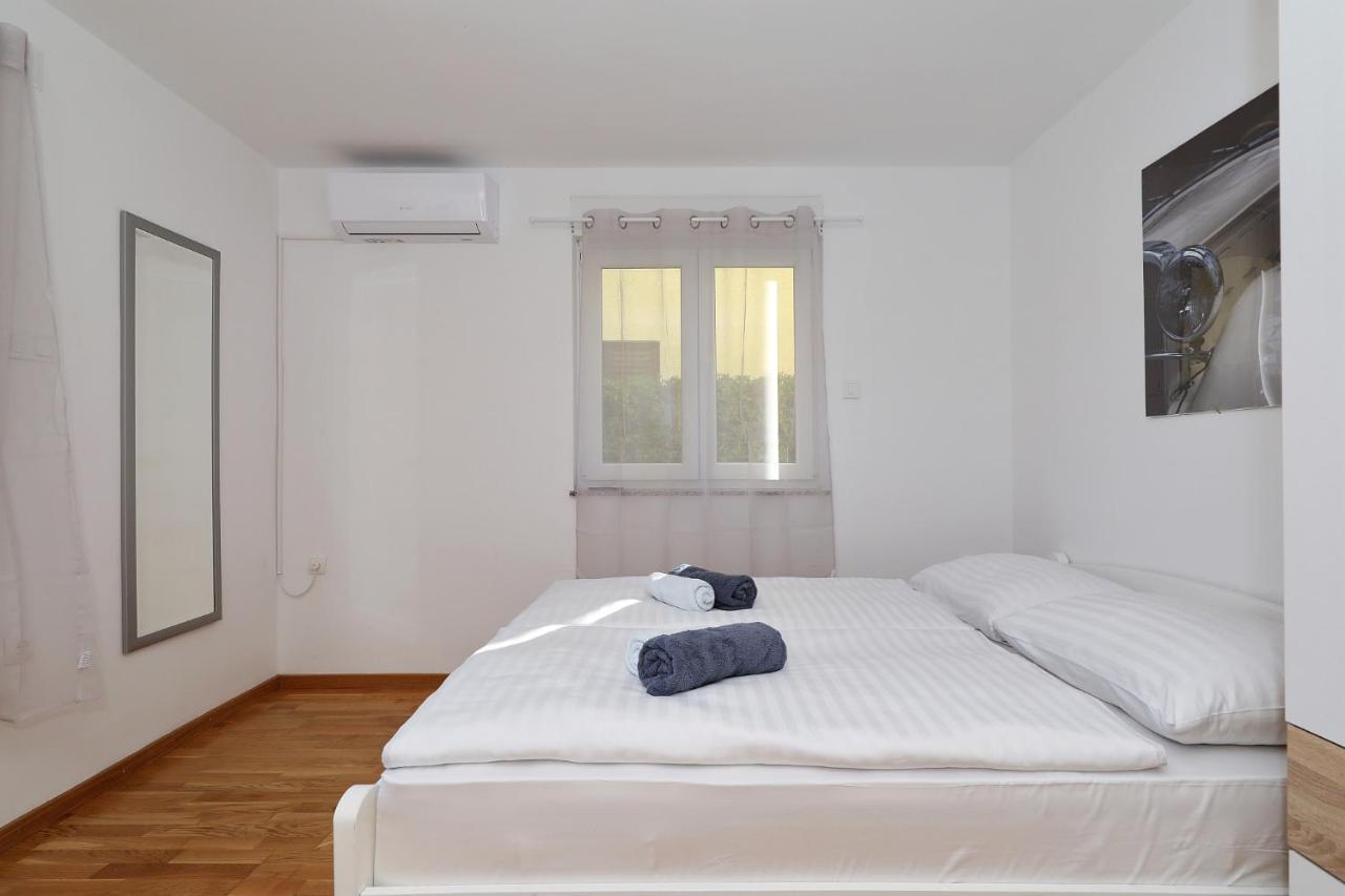 Apartments Oliva Vrsi Kültér fotó
